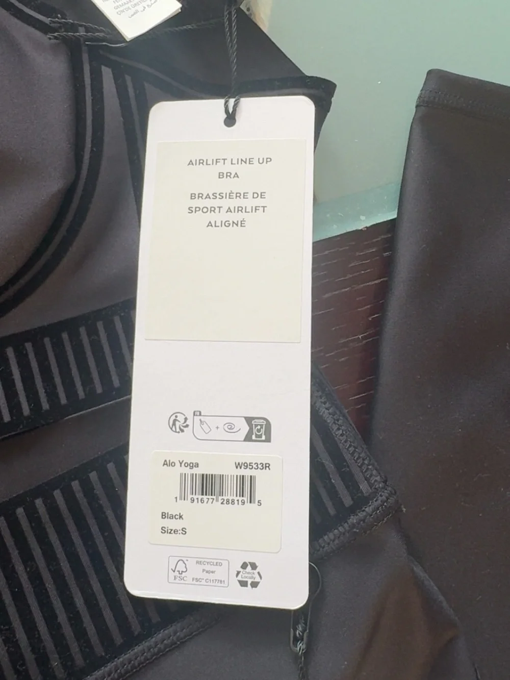 New with Tags ALO Yoga Gray Athletic Set with Branded Waistband